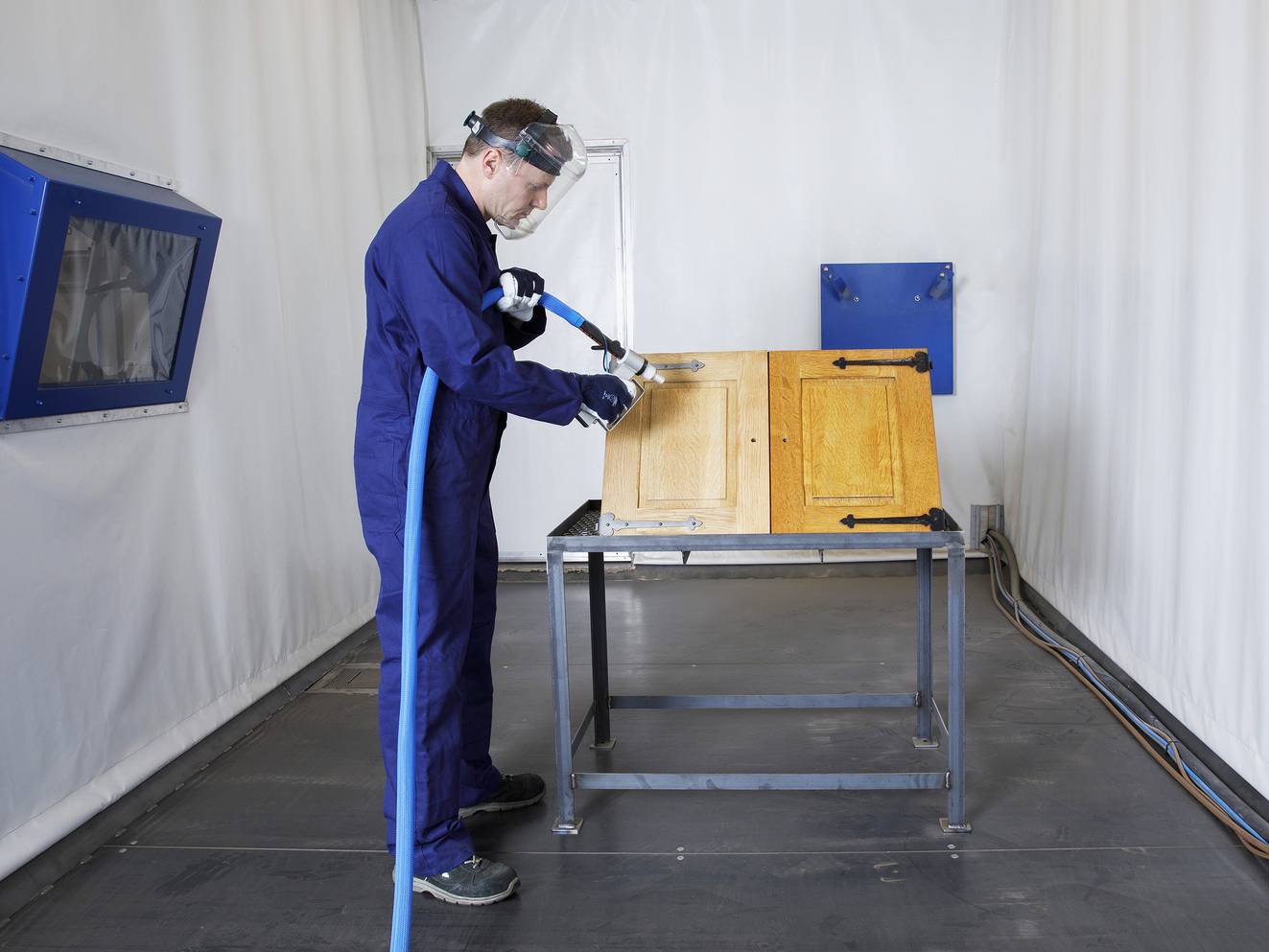 Experience Center wood blasting (2)